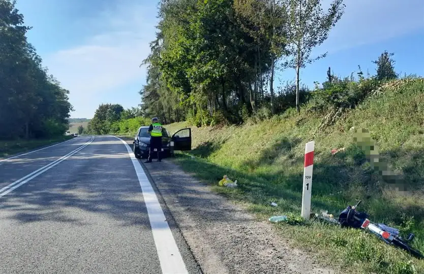 Potrącenie rowerzysty na drodze w miejscowości Borek Klimontowski