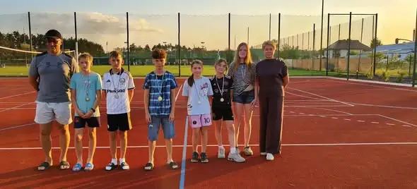 Sportowe zakończenie wakacji: obóz w Woli Chorzelowskiej dla uczniów z Samborca