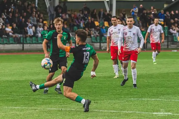 Derby Powiśla w klasie okręgowej: emocje na murawie i na trybunach