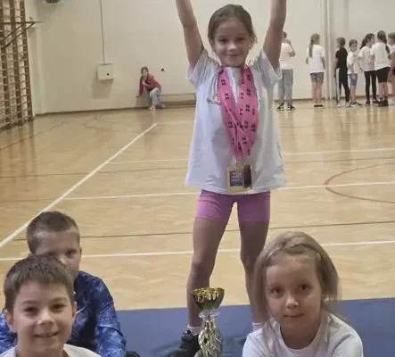 Marysia z klasy I B potrójną Mistrzynią Świata w akrobatyce!