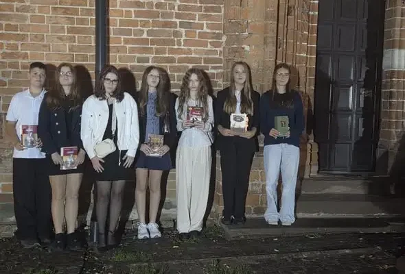 Narodowe Czytanie „Dziadów” w Sandomierzu – wieczór pełen duchów i poezji