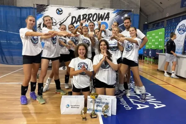 Srebrny medal młodziczek w Dąbrowa Cup III