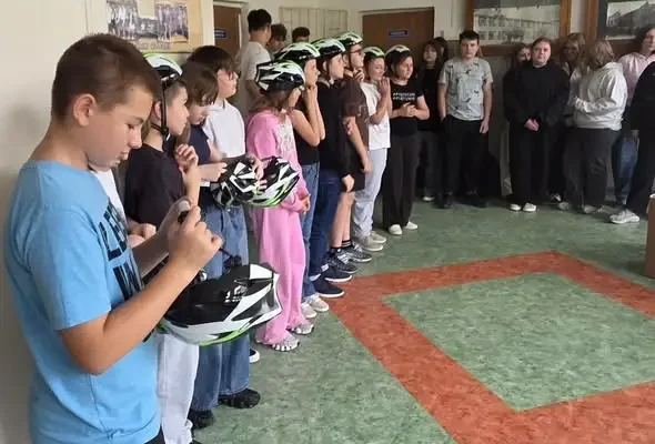 Kaski rowerowe dla uczniów z Czyżowa – bezpieczeństwo przede wszystkim
