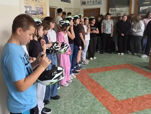 Kaski rowerowe dla uczniów z Czyżowa – bezpieczeństwo przede wszystkim