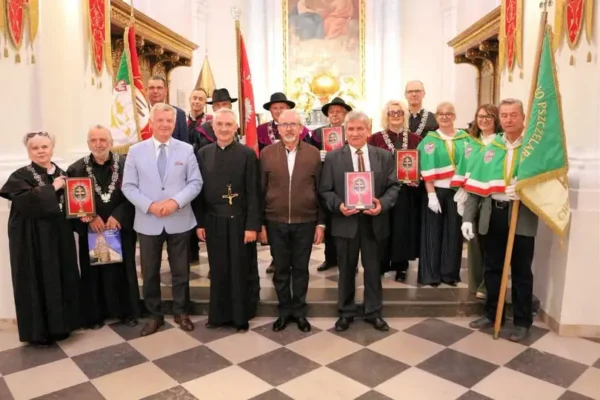 Święty Krzyż: finał odpustu z udziałem leśników, pszczelarzy i rolników