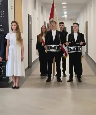 Zaprzysiężenie Samorządu Uczniowskiego w Szkole Podstawowej nr 1 w Sandomierzu
