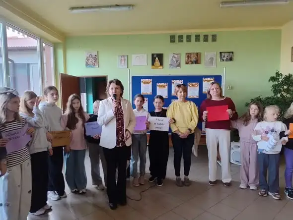 Obrazów: Tydzień Przeciwdziałania Przemocy Rówieśniczej w szkole podstawowej