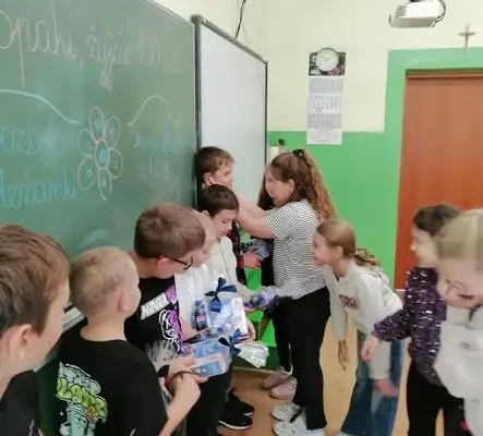 Dzień Chłopaka w klasach I-III – radosne święto w PSP Obrazów