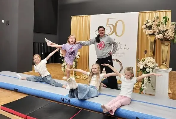 Nowy sprzęt akrobatyczny w MGOK Zawichost – Air Track i składany materac