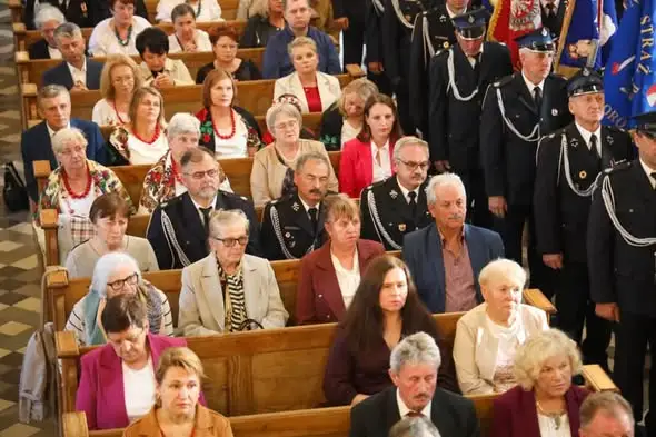 Pielgrzymka samorządowców, strażaków i KGW w Sulisławicach