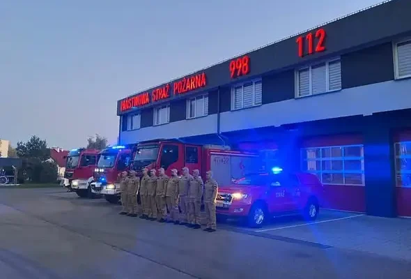 Sandomierscy strażacy oddali hołd kolegom, którzy zginęli w pożarze magazynu w Nisku